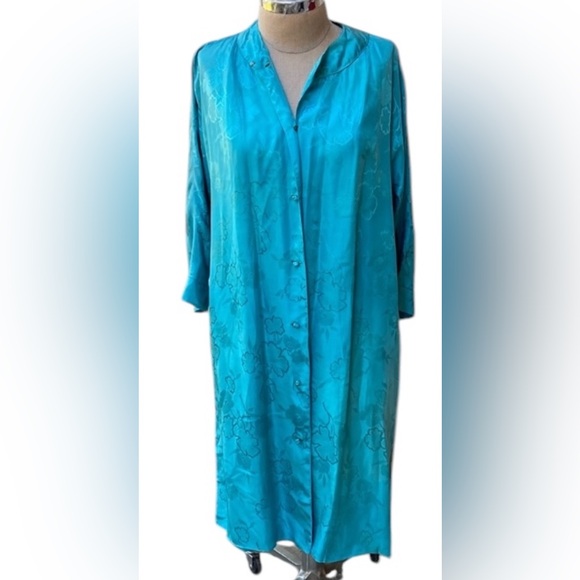 Saks Fifth Ave 100% silk 70’s vintage stunning button down dress or coverup. - Picture 2 of 16